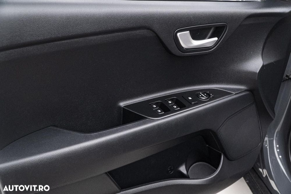 Kia Stonic 1.0 T-GDI 7DCT Urban - 29