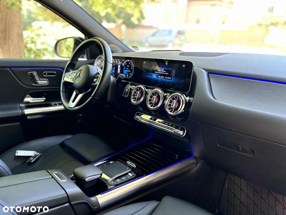 Mercedes-Benz GLA 200 d 4-Matic AMG Line - 13