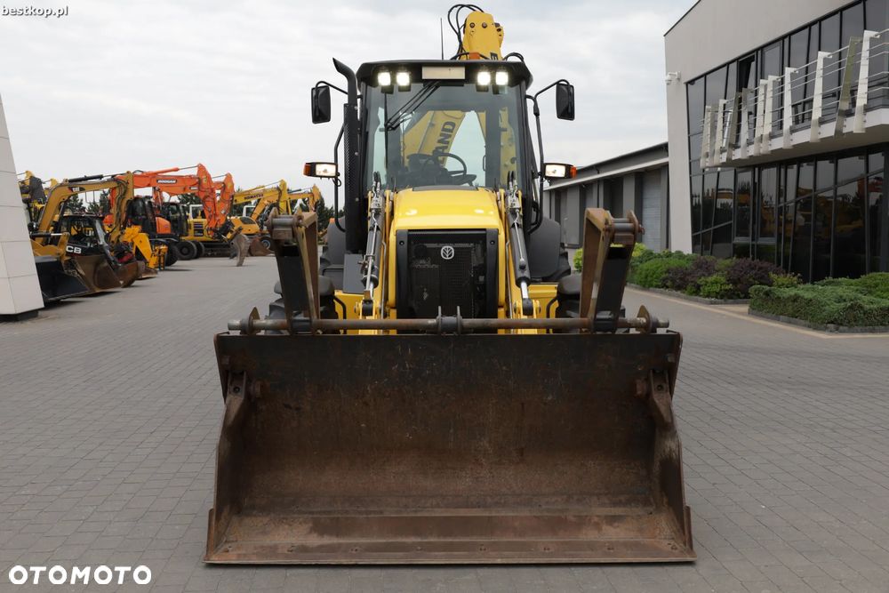 New Holland B100C - 15