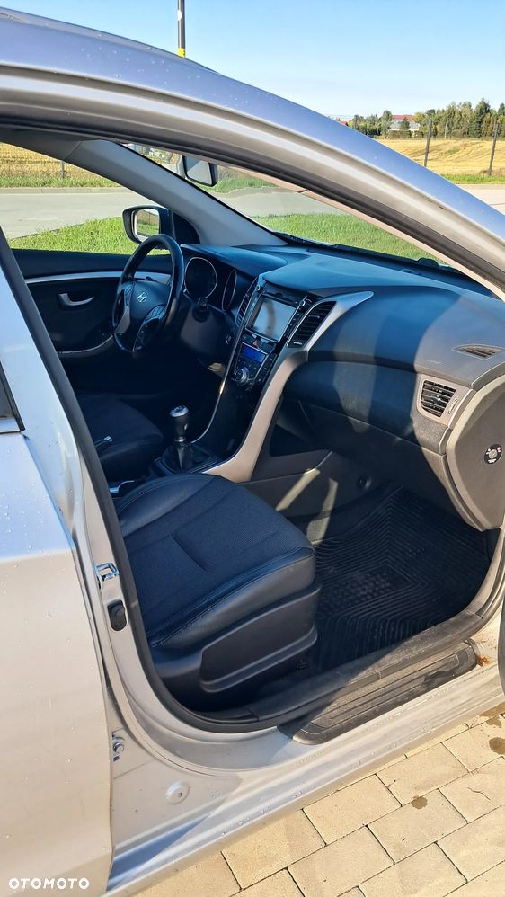 Hyundai i30 1.6 CRDI Fifa World Cup Edition - 8