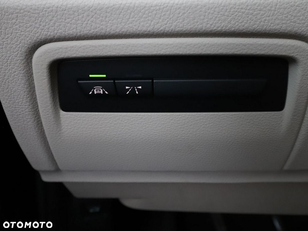 BMW Seria 3 320d Sport Line - 37