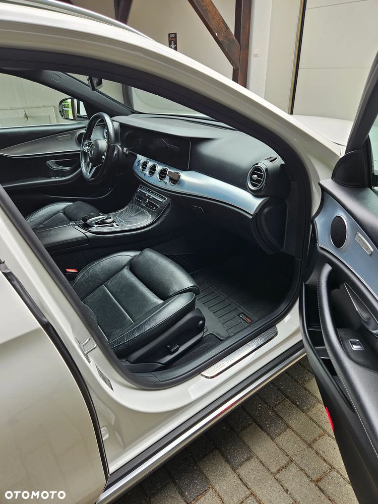 Mercedes-Benz Klasa E 220 d 4-Matic Avantgarde - 19
