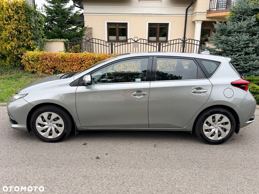 Toyota Auris 2017 photo 3