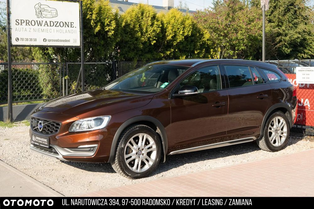 Volvo V60 Cross Country D4 Momentum - 2