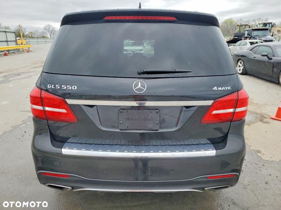 Mercedes-Benz GLS - 9