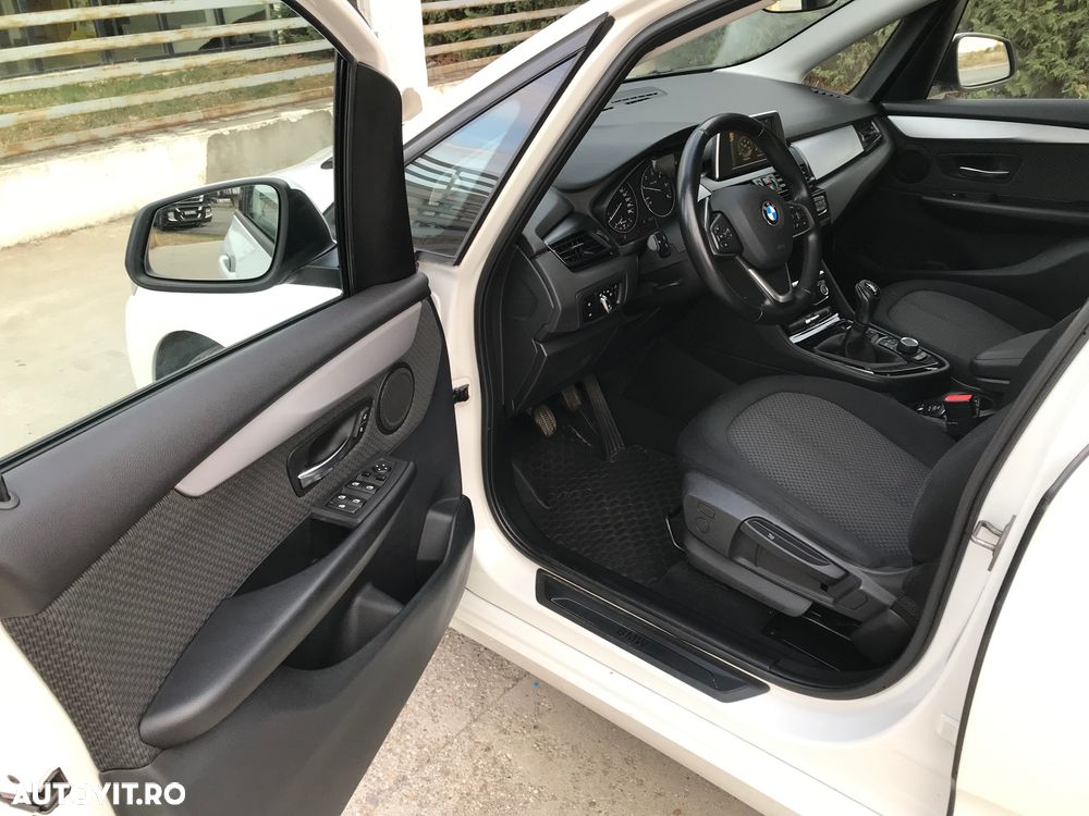 BMW Seria 2 216d Active Tourer - 23