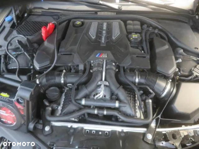 BMW M8 Competition - 12
