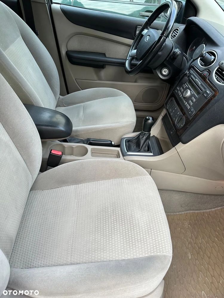 Ford Focus 1.6 TDCi Ghia - 6