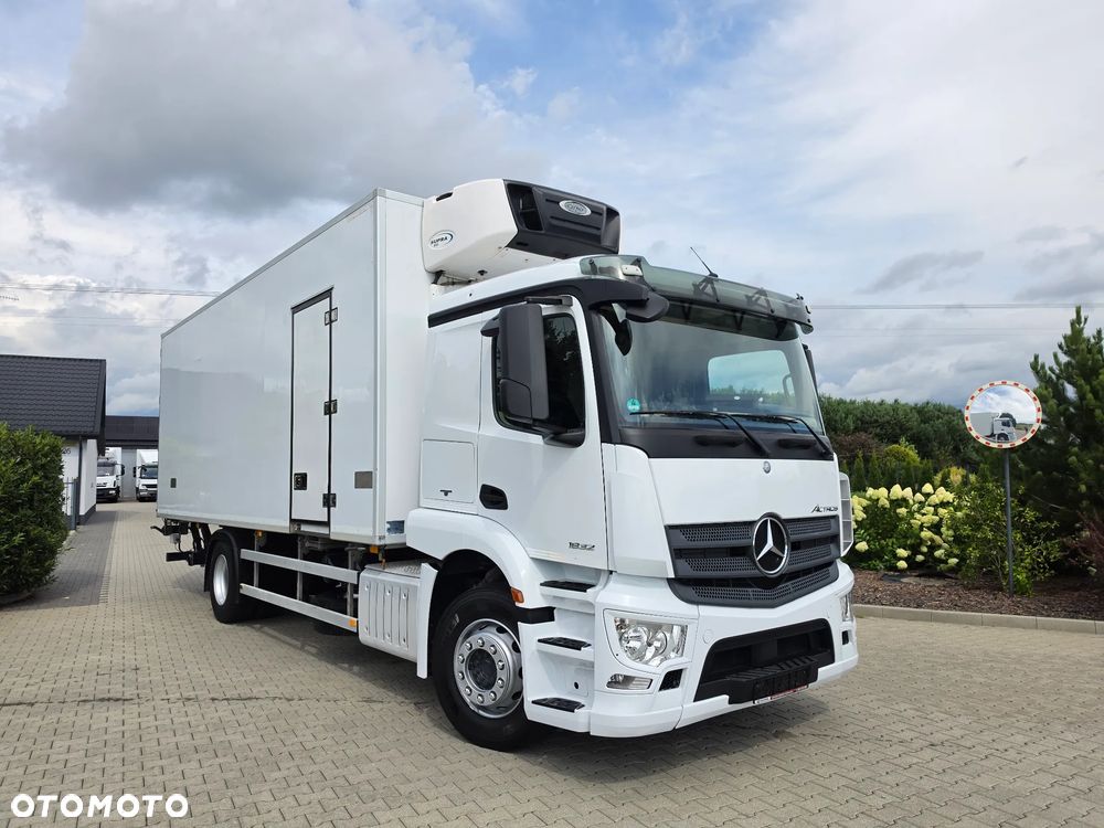 Mercedes-Benz ACTROS 18.32 CHŁODNIA KABINA SYPIALNA SPROWADZONY Z DE SUPER STAN !!! - 11