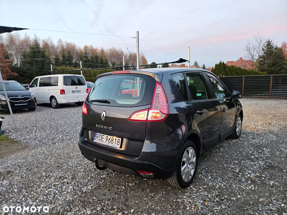 Renault Scenic 1.6 16V Confort Expression - 10