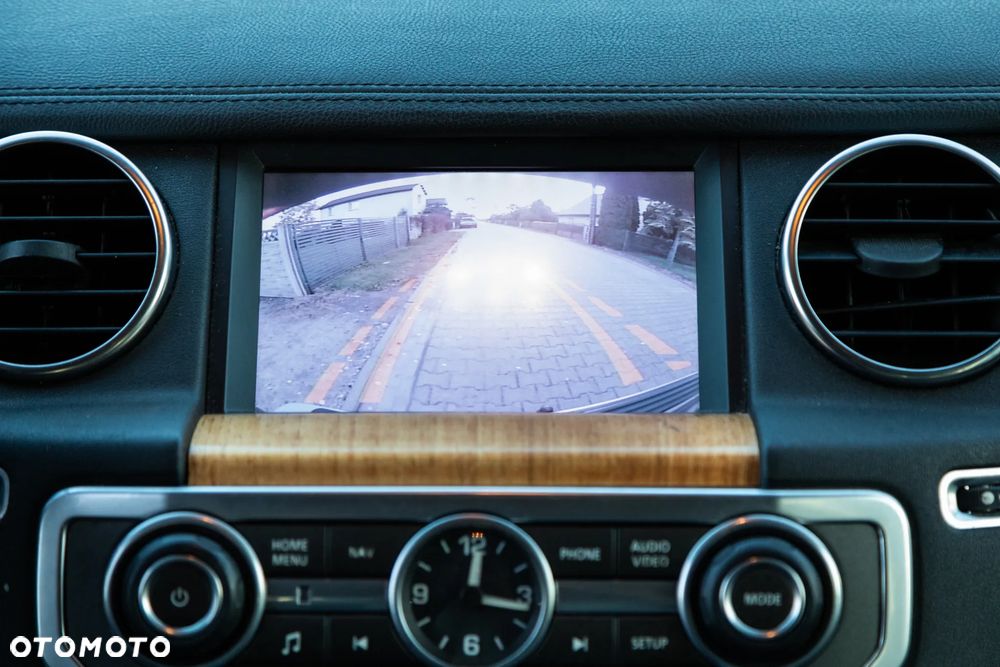 Land Rover Discovery SD V6 HSE - 16
