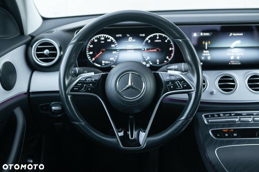 Mercedes-Benz Klasa E 220 d 4-Matic AMG - 25
