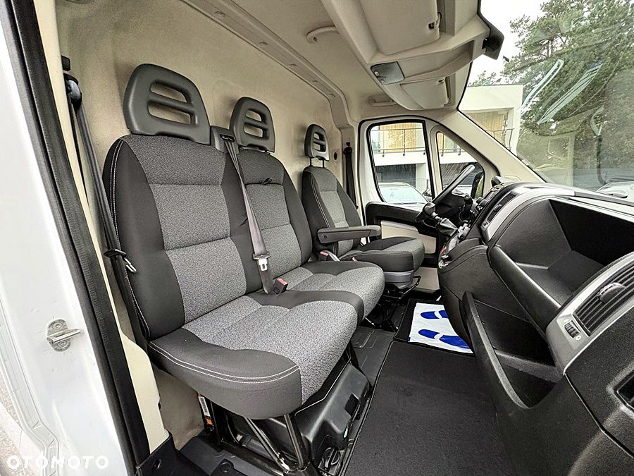Fiat Ducato 2.0 MultiJet na zwykłym suchym pasku Klima Navi Kamera PDC Bluetooth USB Wspomaganie Centralny Elektryka Rozrząd po wymianie Oryg 176 tys km 2016 rok - 19