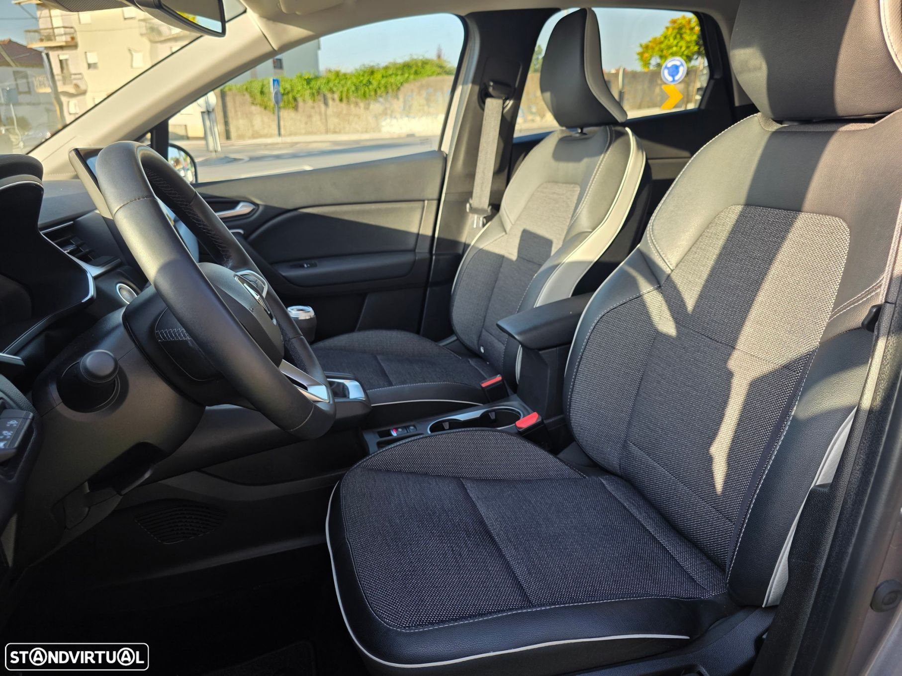 Renault Captur 1.0 TCe Exclusive - 26