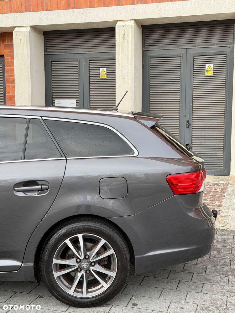 Toyota Avensis 1.8 Sol plus NAVI - 28