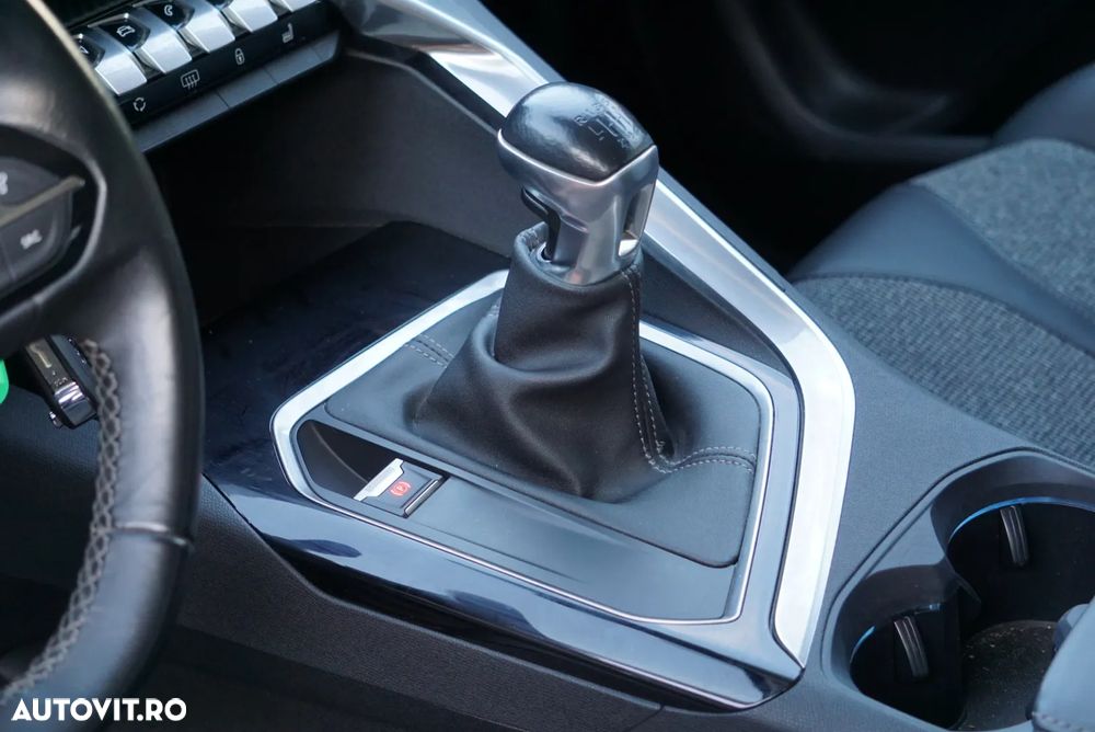 Peugeot 3008 PureTech 130 Stop & Start Active - 17