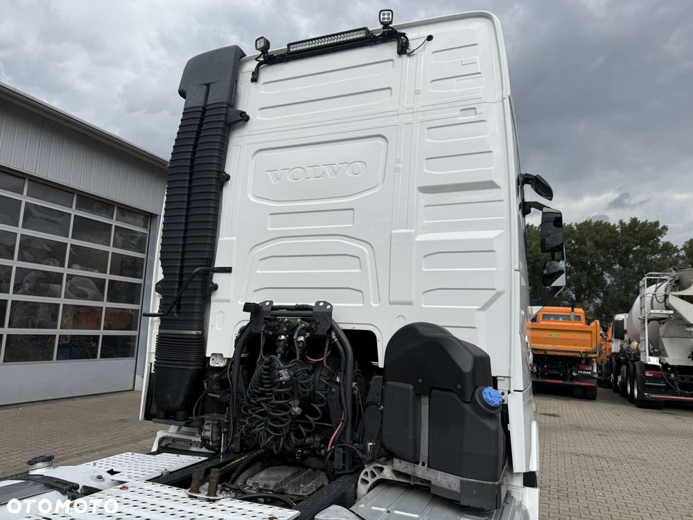 Volvo FH16 650 6x4 EURO6 CIĄGNIK SIODŁOWY Z HYDRAULIKĄ - 24