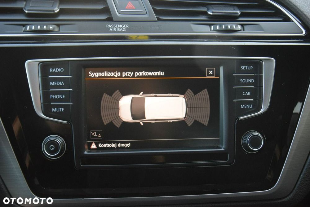 Volkswagen Touran 2.0 TDI BMT Comfortline DSG - 38