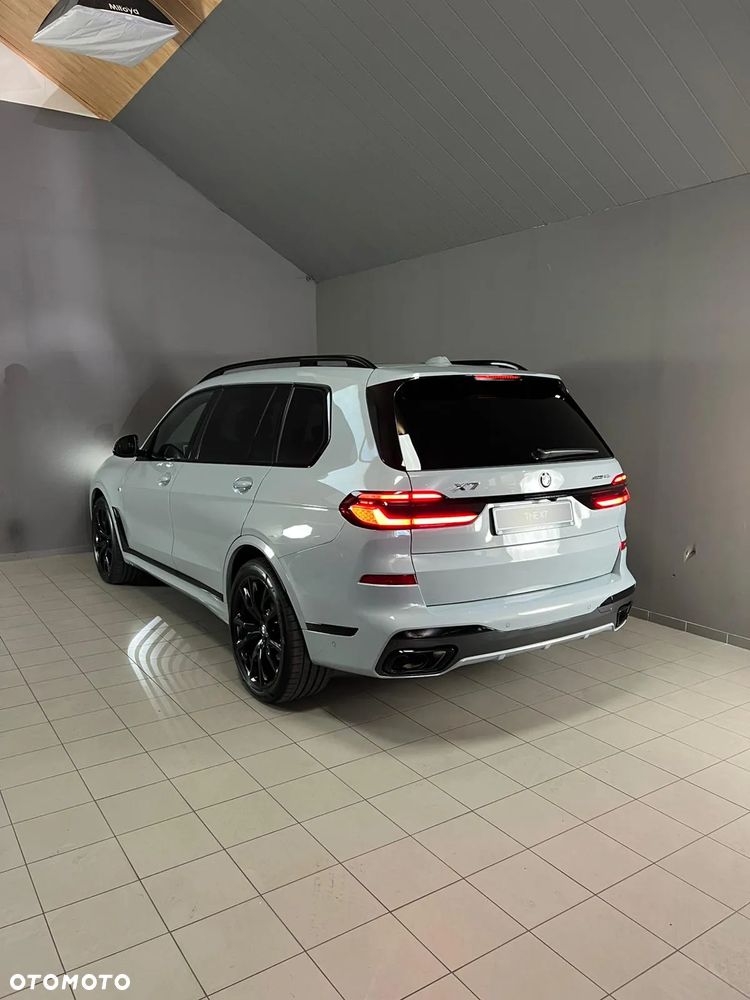 BMW X7 - 7
