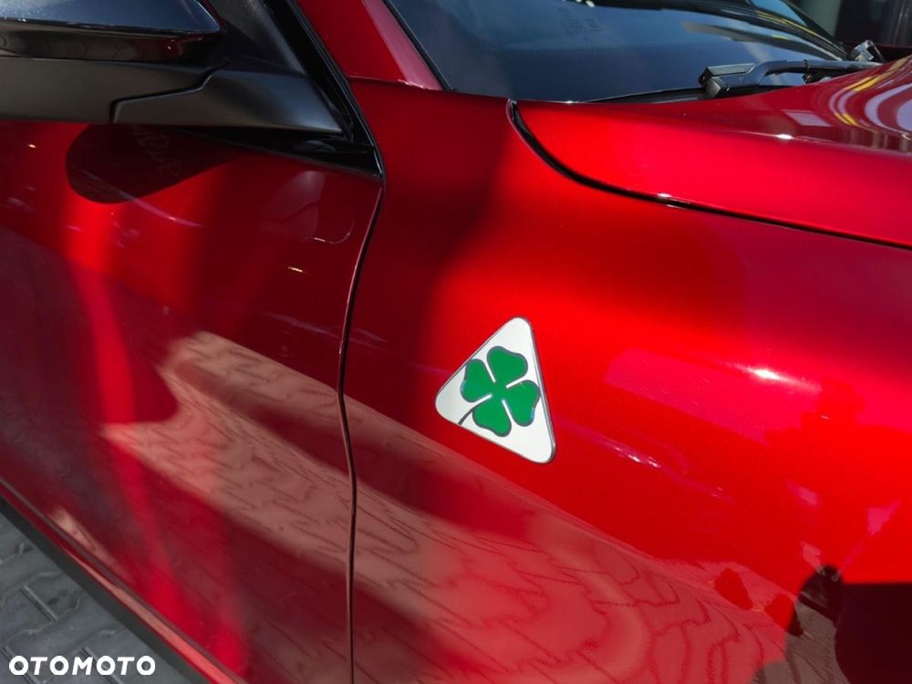 Alfa Romeo Stelvio - 11