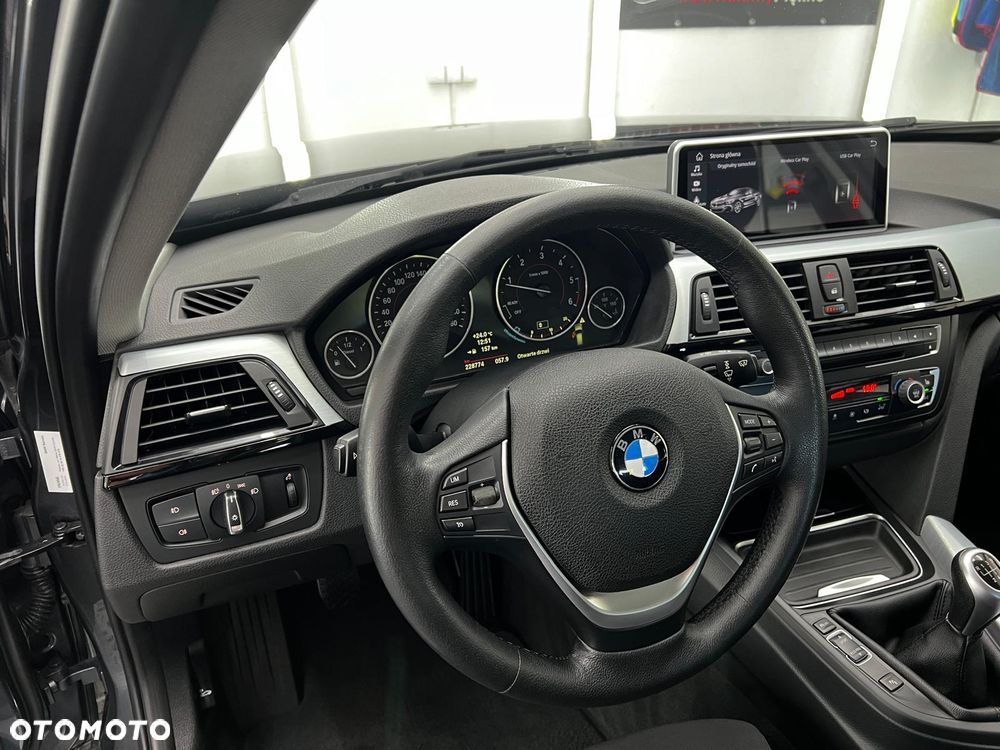BMW Seria 3 318d DPF Edition Sport - 34