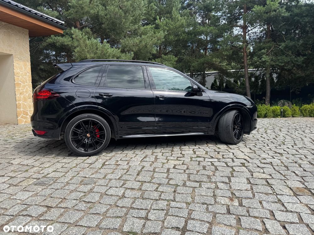 Porsche Cayenne GTS - 3