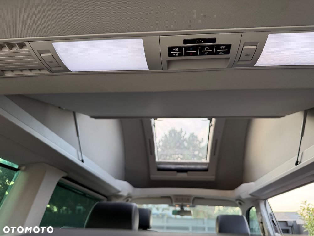 Volkswagen Multivan - 18