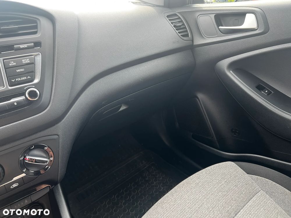 Hyundai i20 - 13
