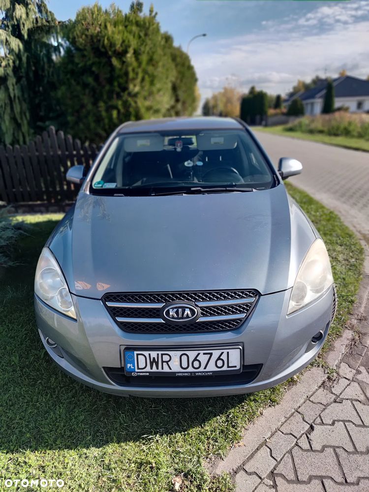 Kia Ceed 2007 photo 2