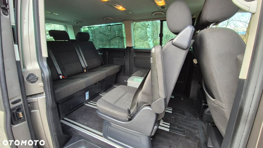Volkswagen Multivan - 15