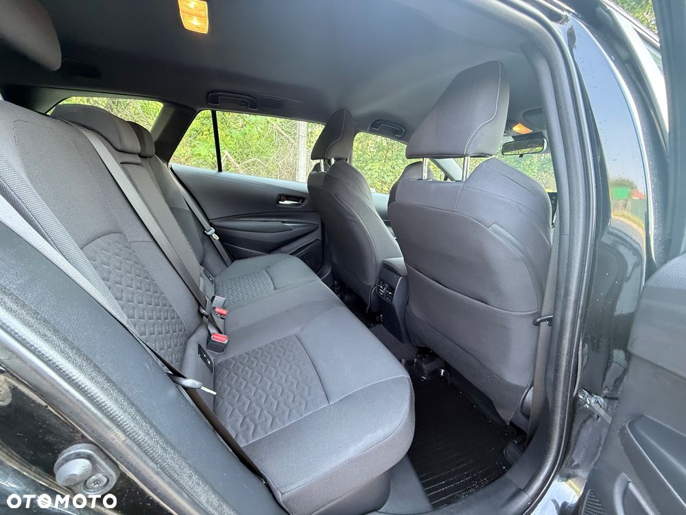 Toyota Corolla 1.8 Hybrid Comfort - 24