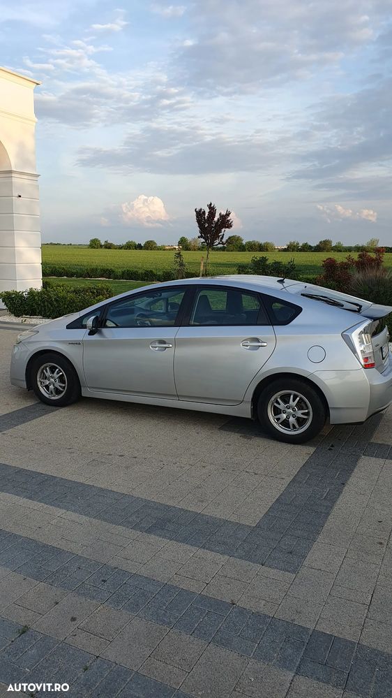 Toyota Prius - 17