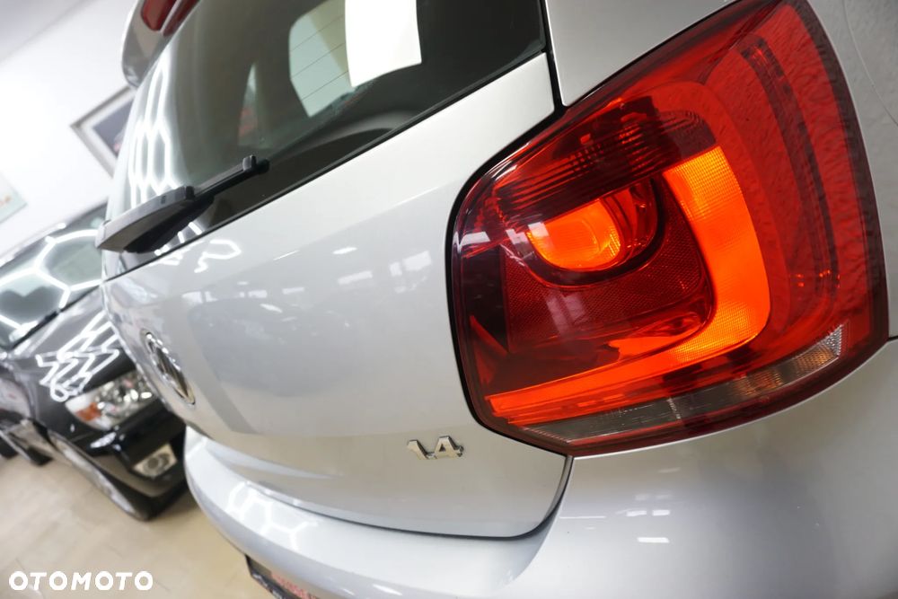 Volkswagen Polo 1.4 16V Comfortline - 12
