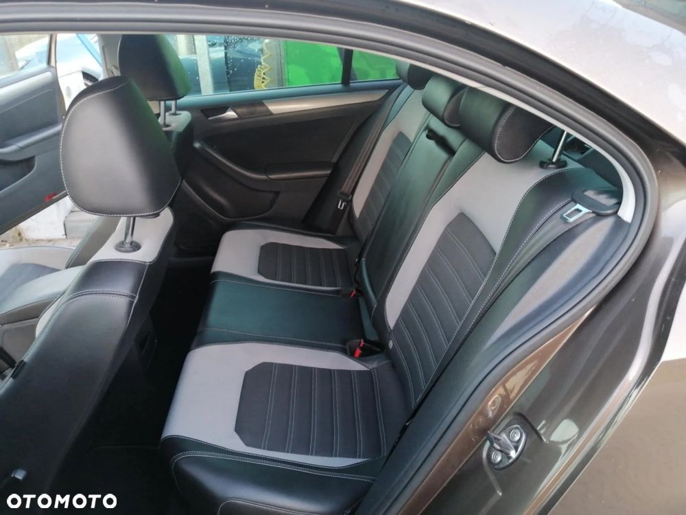 Volkswagen Jetta 1.4 TSI Highline - 10