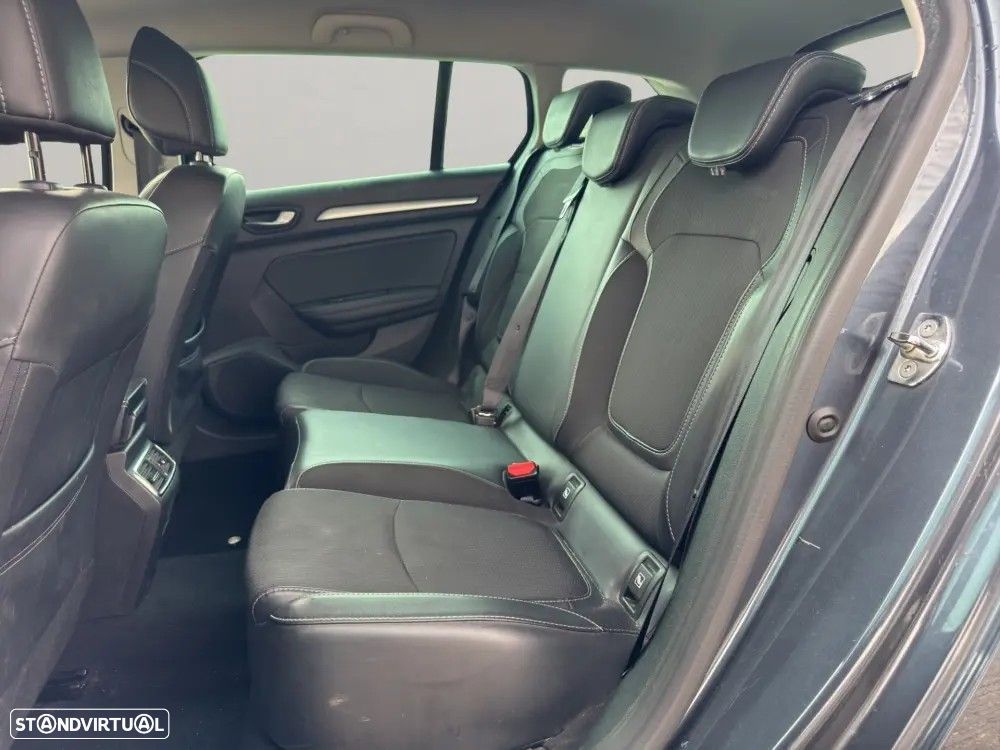 Renault Mégane Sport Tourer 1.6 E-Tech Plug-In Hybrid Techno - 11