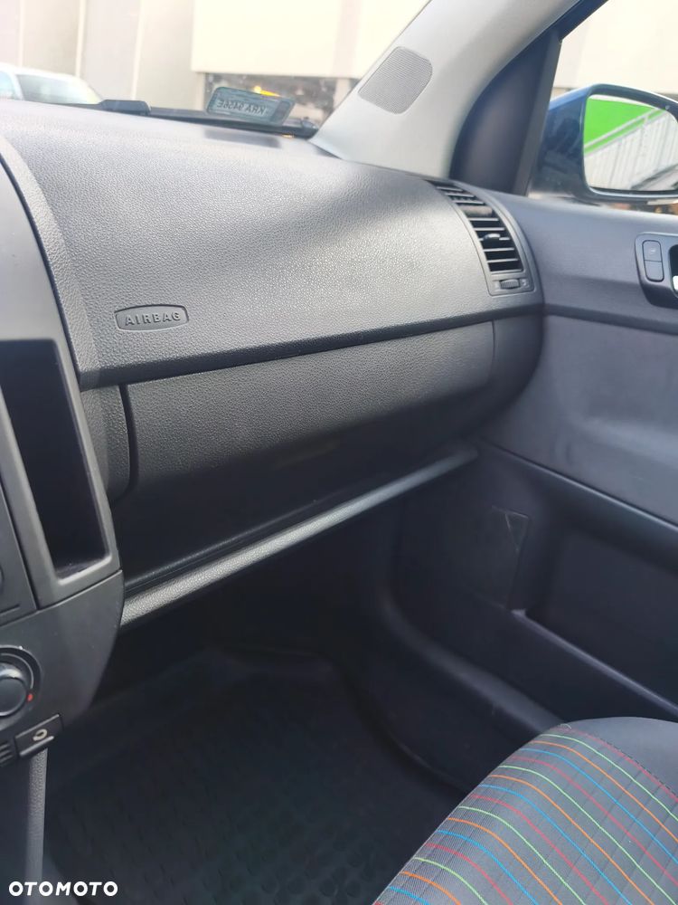 Volkswagen Polo 1.4 16V Comfortline - 11