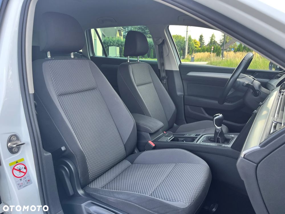 Volkswagen Passat 2.0 TDI EVO Essence - 34