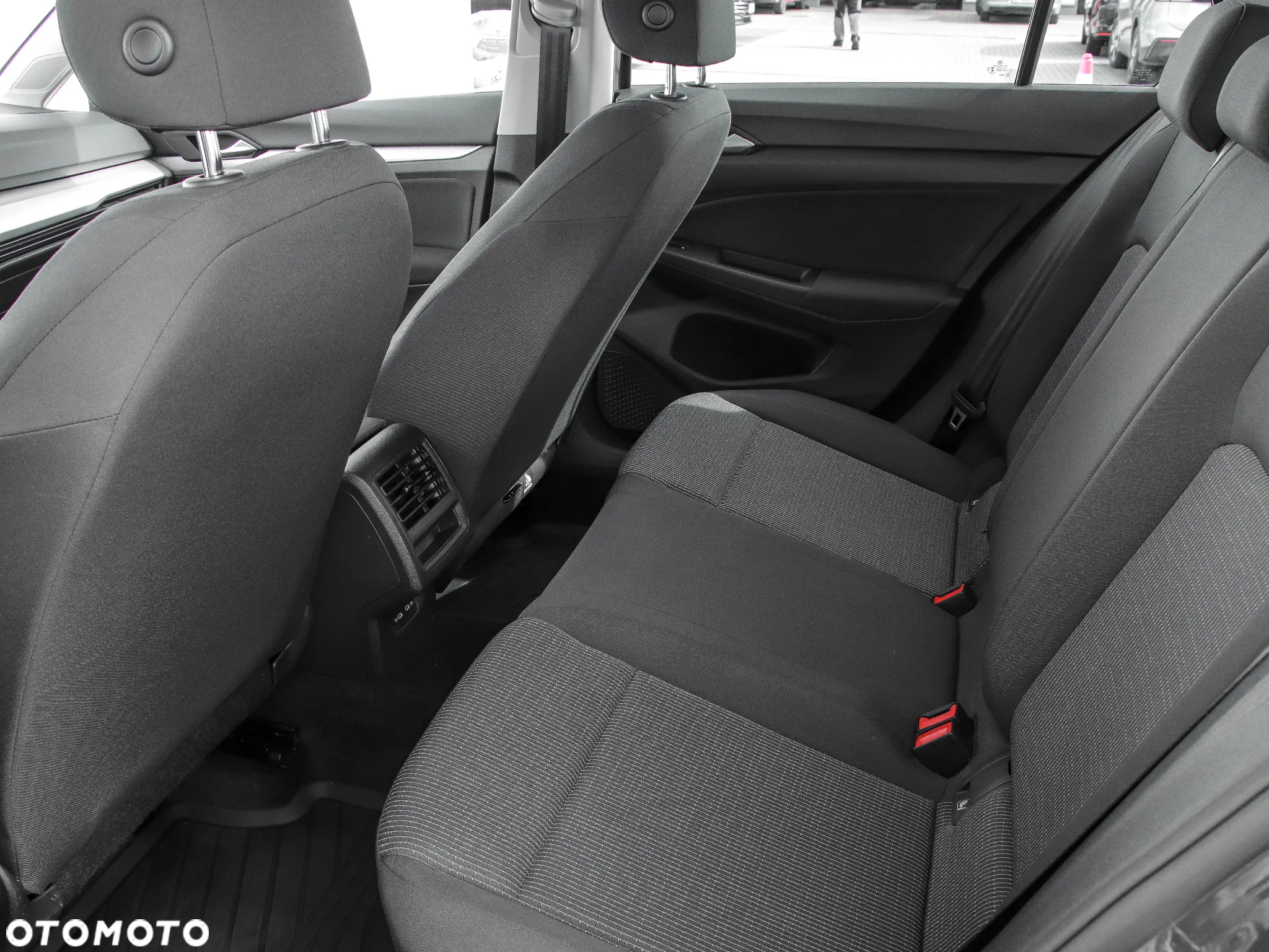 Volkswagen Golf VIII 1.0 TSI - 11