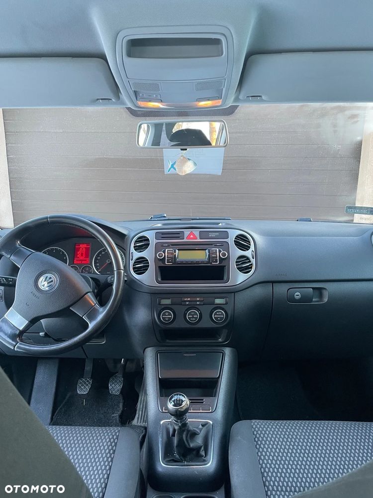 Volkswagen Tiguan - 10
