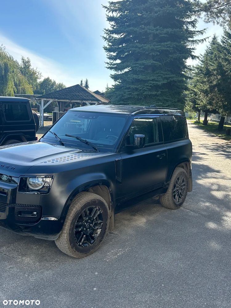 Land Rover Defender - 16