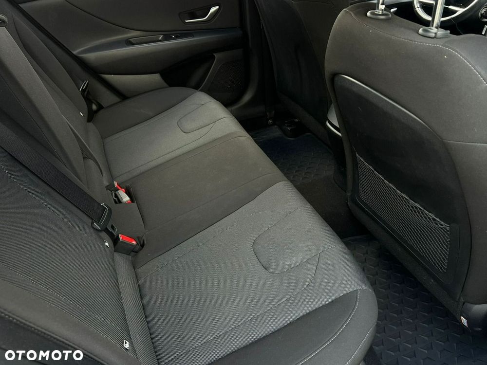 Hyundai Elantra - 11