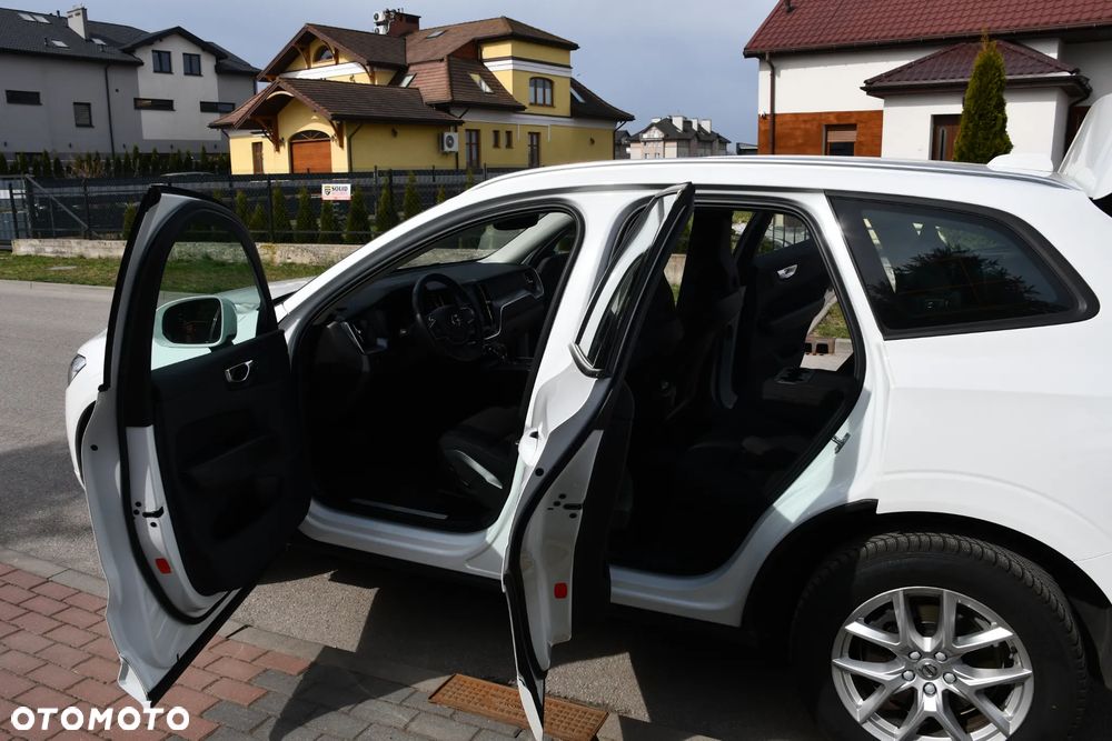 Volvo XC 60 T4 Momentum - 8