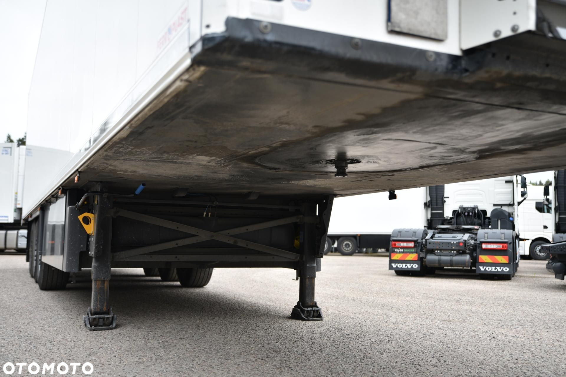 Schmitz Cargobull SKO FP 60 ThermoKing SLXi 300 - 16