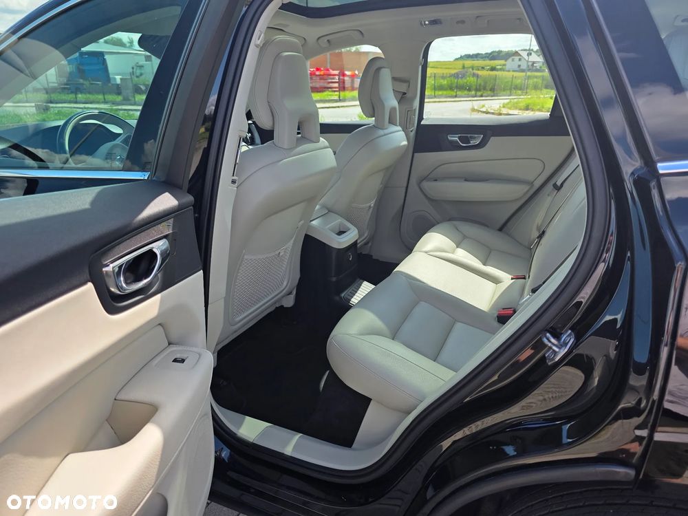 Volvo XC 60 T8 AWD Plug-In Hybrid Momentum - 10