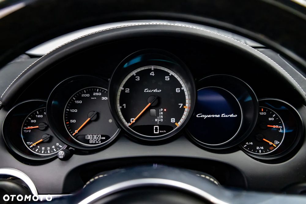 Porsche Cayenne - 23
