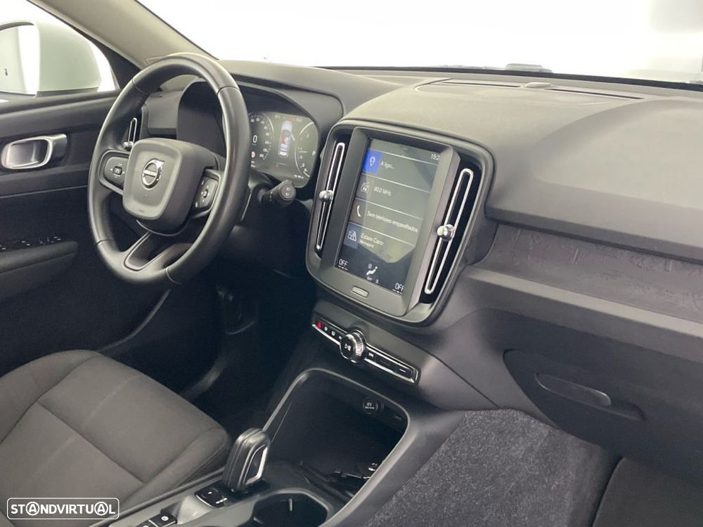 Volvo XC 40 2.0 D3 Momentum Plus Geartronic - 22