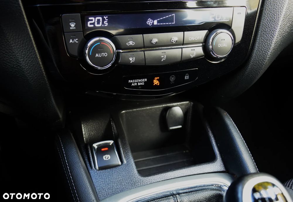 Nissan Qashqai - 25