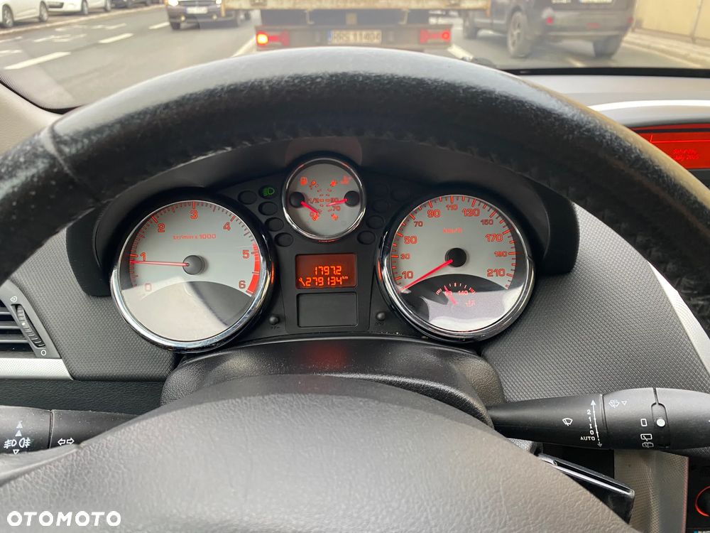 Peugeot 207 1.6 HDi Sporty - 14