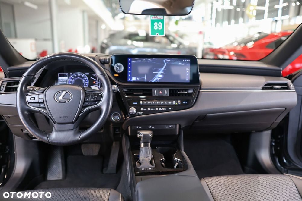 Lexus ES 300h Business Edition - 6