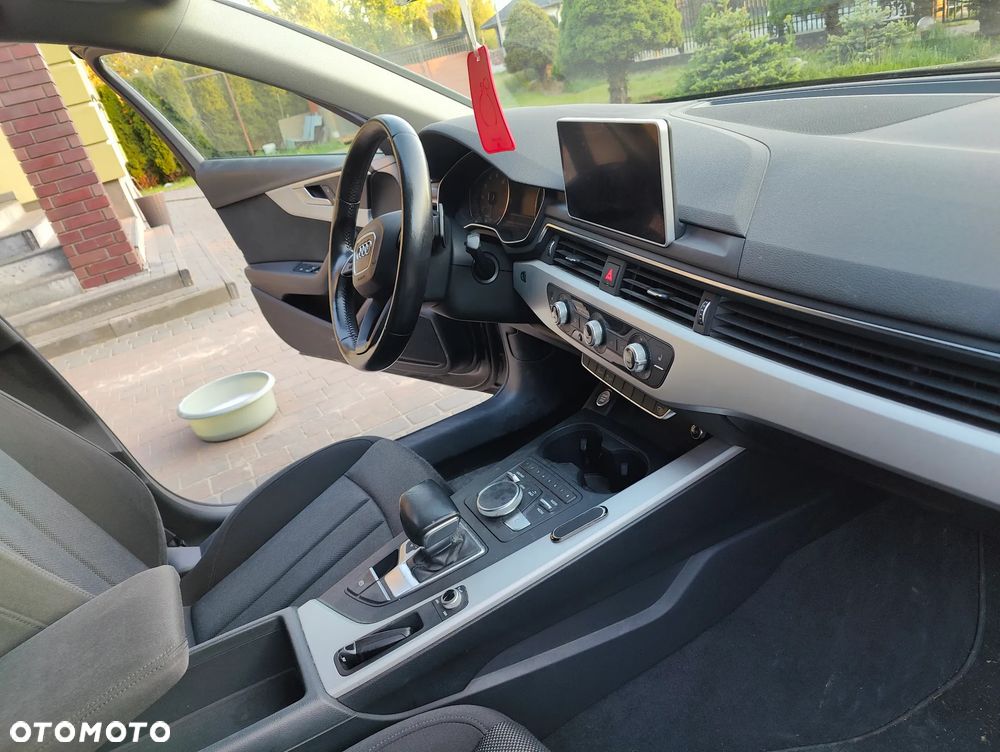 Audi A4 Limousine - 28